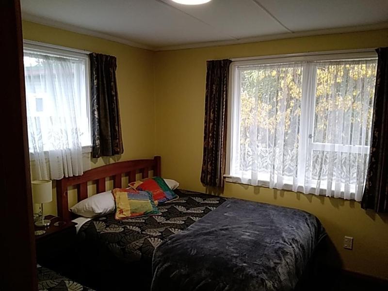 Accommodation Fiordland -The Three Bedroom House At 226A Milford Road Te Anau Zewnętrze zdjęcie